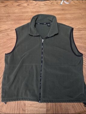 Men's Olive Green Fleece Vest Full Zip.Pockets And Draw String. Guide Series